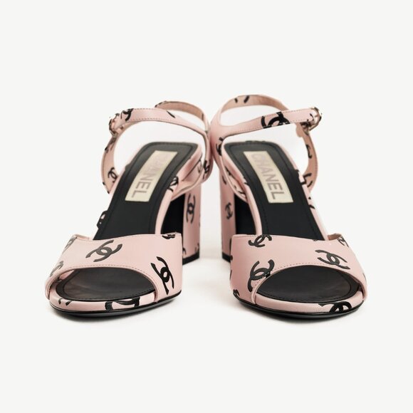 Chanel 22S Light Pink CC-Print Leather Sandals - Picture 2 of 11